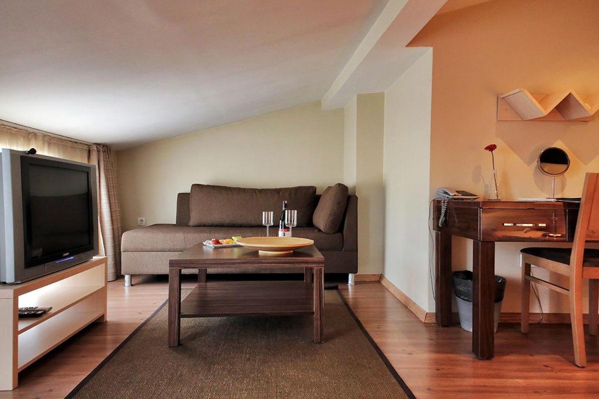 Derpa Suite Hotel อิสตันบูล ภายนอก รูปภาพ