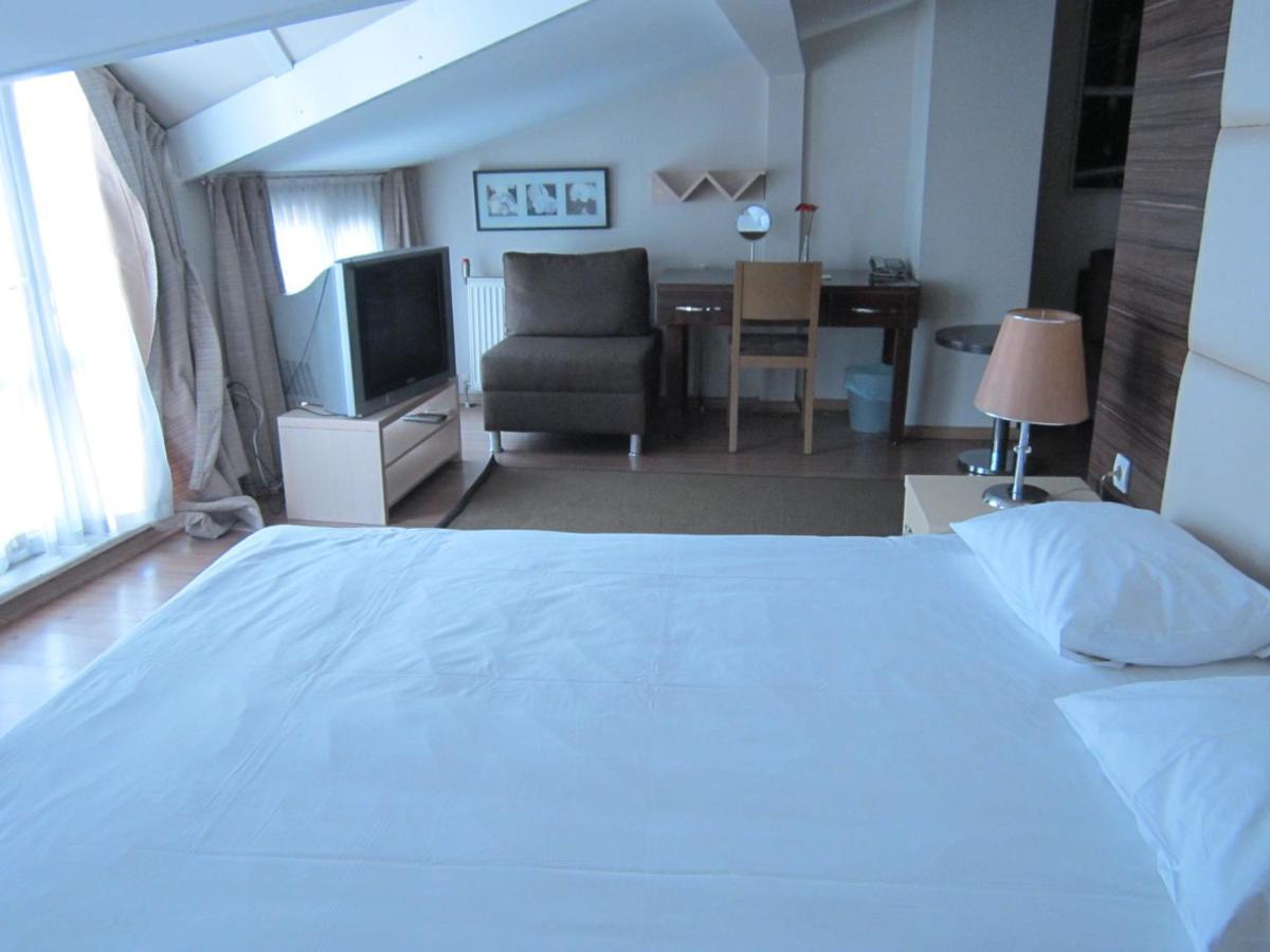 Derpa Suite Hotel อิสตันบูล ภายนอก รูปภาพ