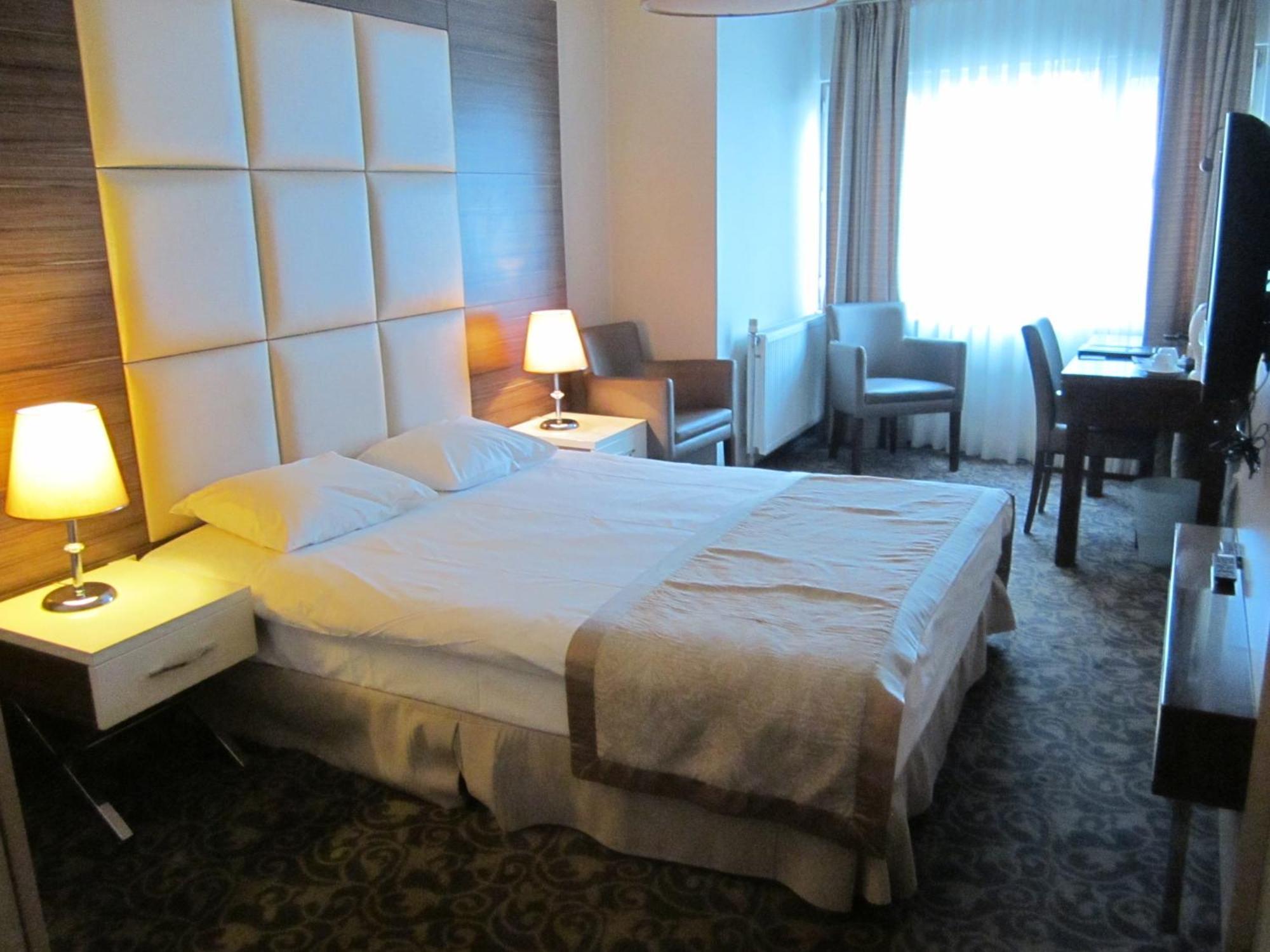 Derpa Suite Hotel อิสตันบูล ภายนอก รูปภาพ